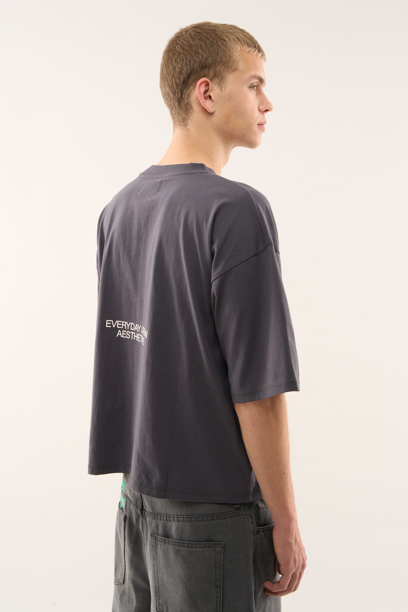Icon Navy T-shirt - Image 4