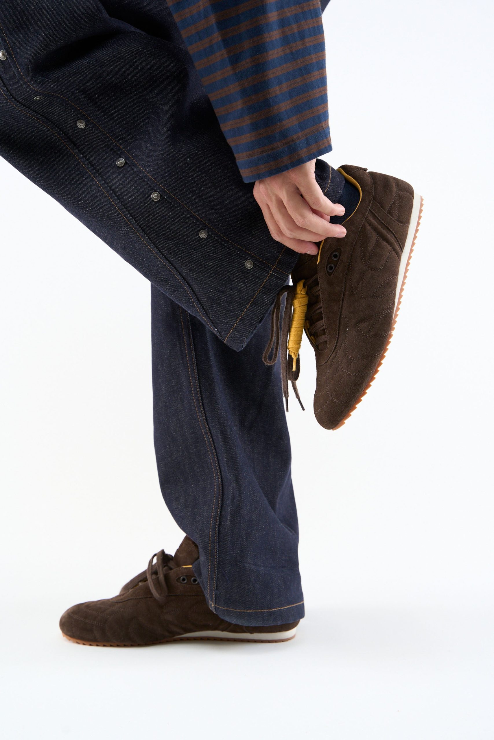 Iconic Suede Brown Sneaker - Image 14